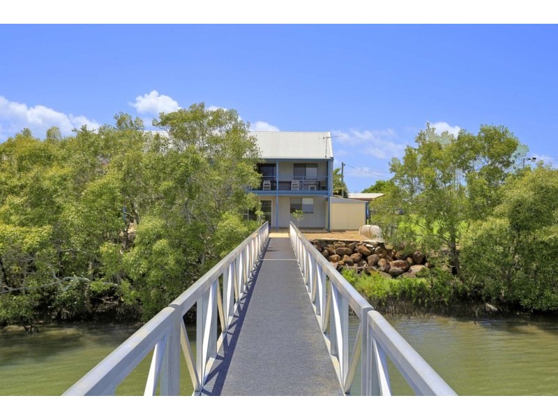 18 Corser Street, Burnett Heads QLD 4670