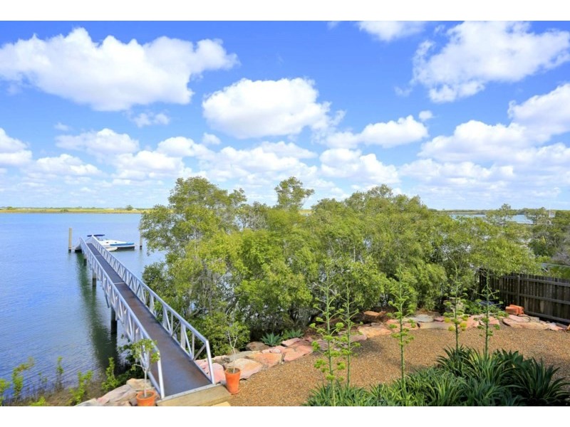 18 Corser Street, Burnett Heads QLD 4670