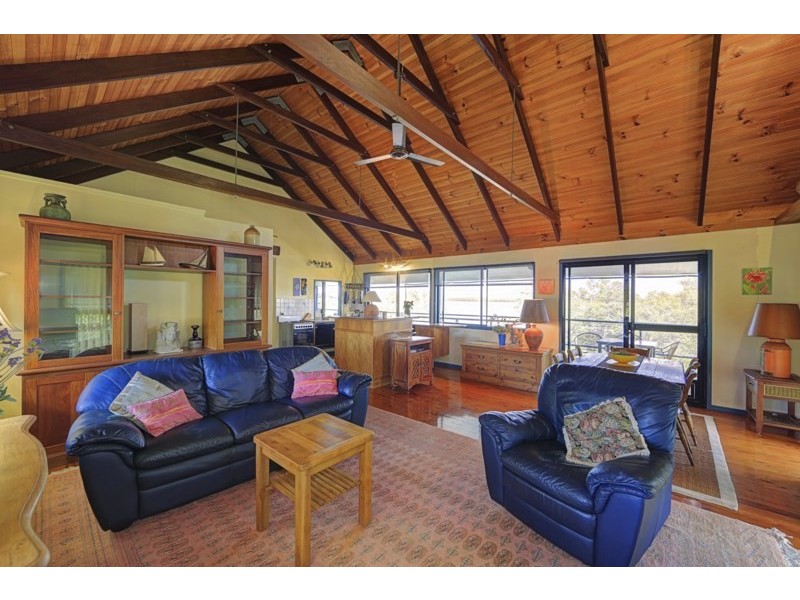 18 Corser Street, Burnett Heads QLD 4670