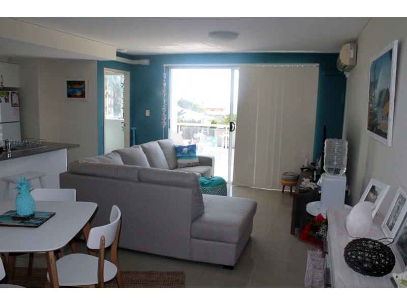 8/5 Whalley Street, Bargara QLD 4670