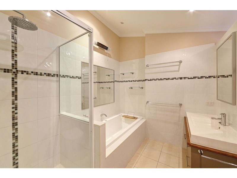 92 Lamb Street, Walkervale QLD 4670