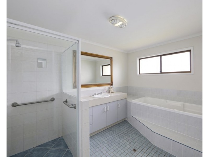 66 Langbeckers Road, Thabeban QLD 4670