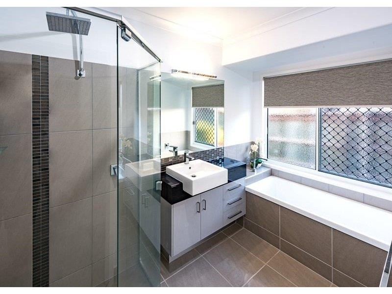 4 Dahlia Court, Kalkie QLD 4670
