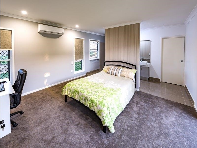 4 Dahlia Court, Kalkie QLD 4670