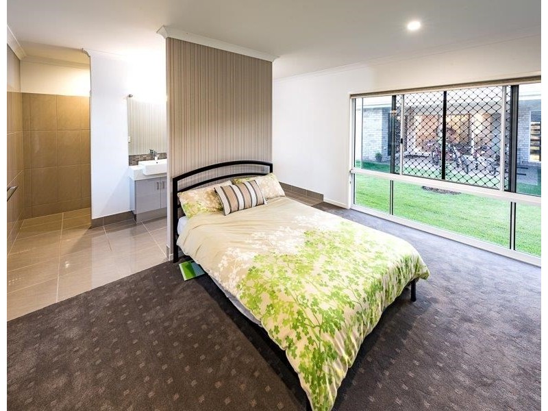 4 Dahlia Court, Kalkie QLD 4670