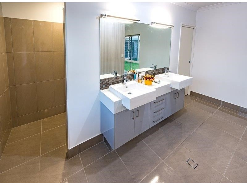 4 Dahlia Court, Kalkie QLD 4670