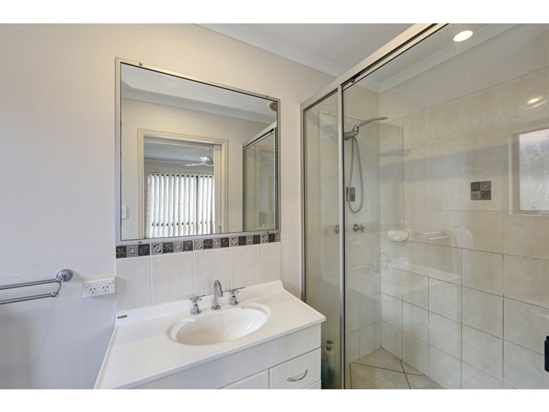 20 Searle Street, Thabeban QLD 4670