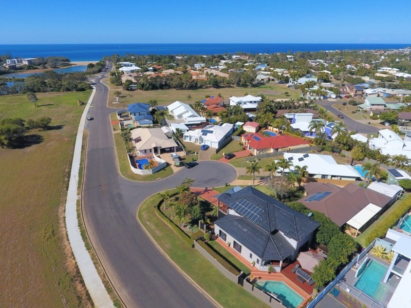 6 Fiona Place, Bargara QLD 4670
