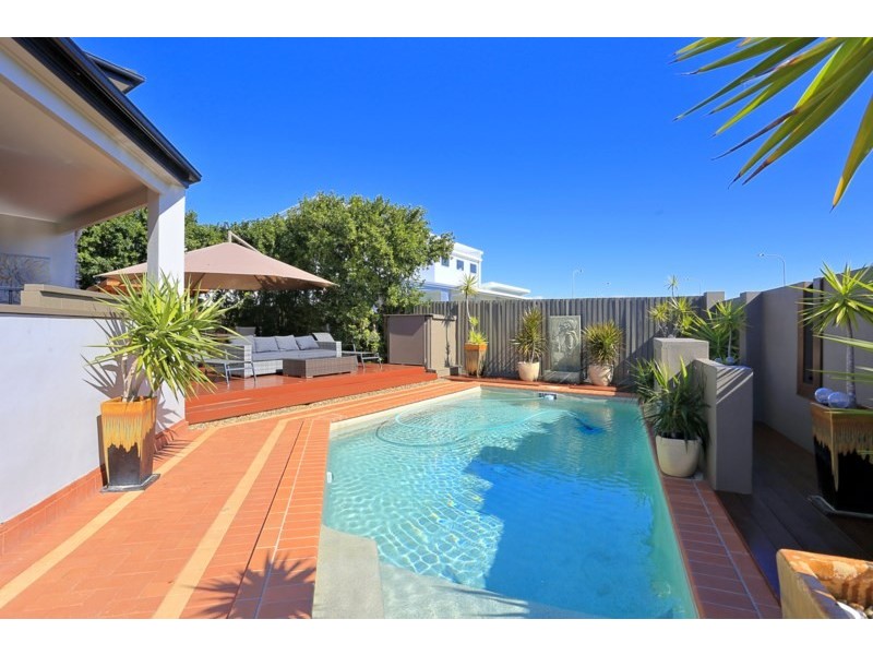 6 Fiona Place, Bargara QLD 4670