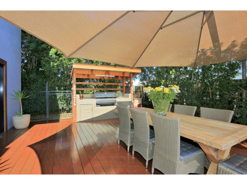 6 Fiona Place, Bargara QLD 4670