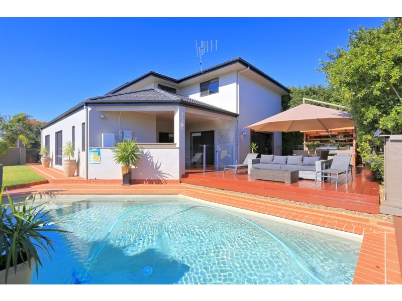 6 Fiona Place, Bargara QLD 4670