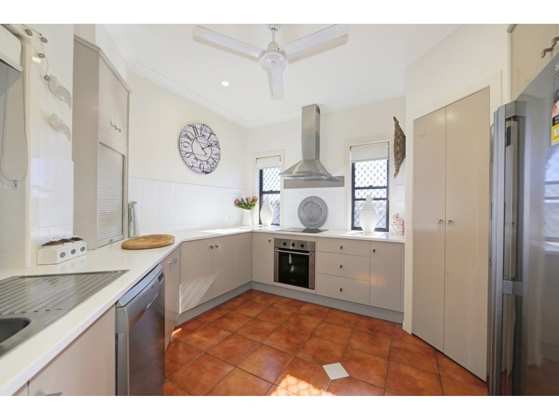 6 Fiona Place, Bargara QLD 4670
