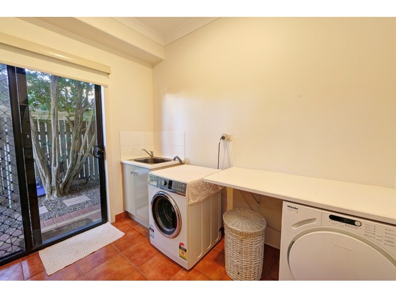 6 Fiona Place, Bargara QLD 4670