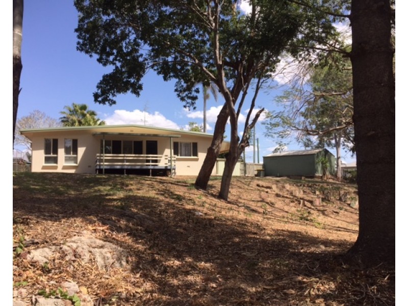 8 Buzza Street, Walkervale QLD 4670