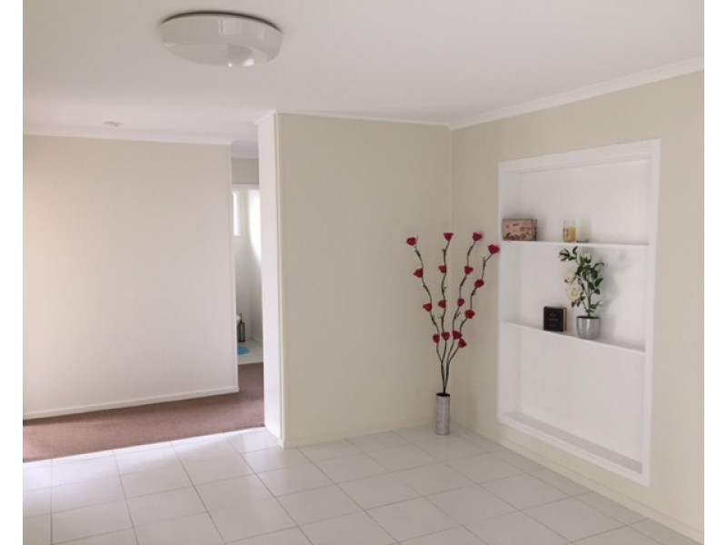 8 Buzza Street, Walkervale QLD 4670