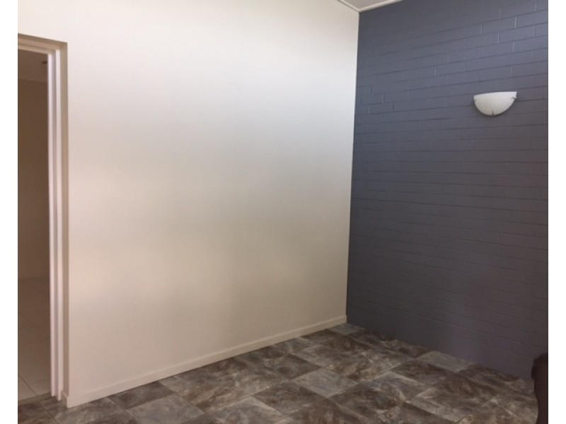 8 Buzza Street, Walkervale QLD 4670