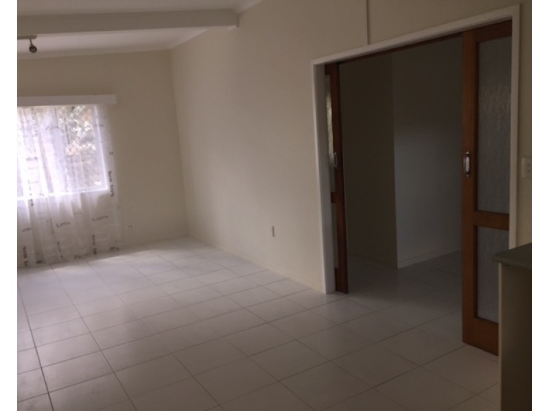 8 Buzza Street, Walkervale QLD 4670