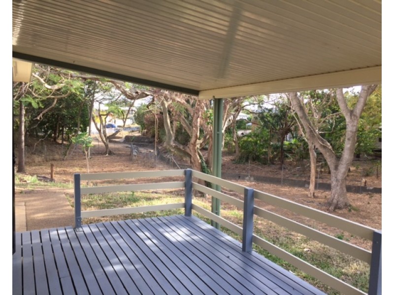 8 Buzza Street, Walkervale QLD 4670