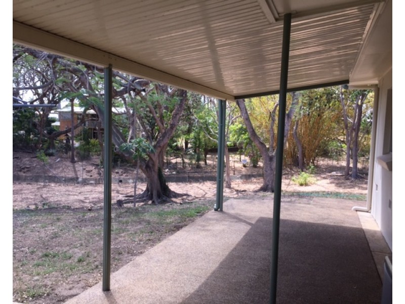 8 Buzza Street, Walkervale QLD 4670