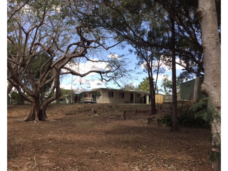 8 Buzza Street, Walkervale QLD 4670