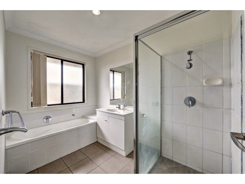 9 Broadmeadow Avenue, Thabeban QLD 4670