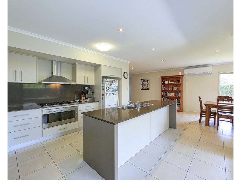 4 Andrew Close, Bargara QLD 4670