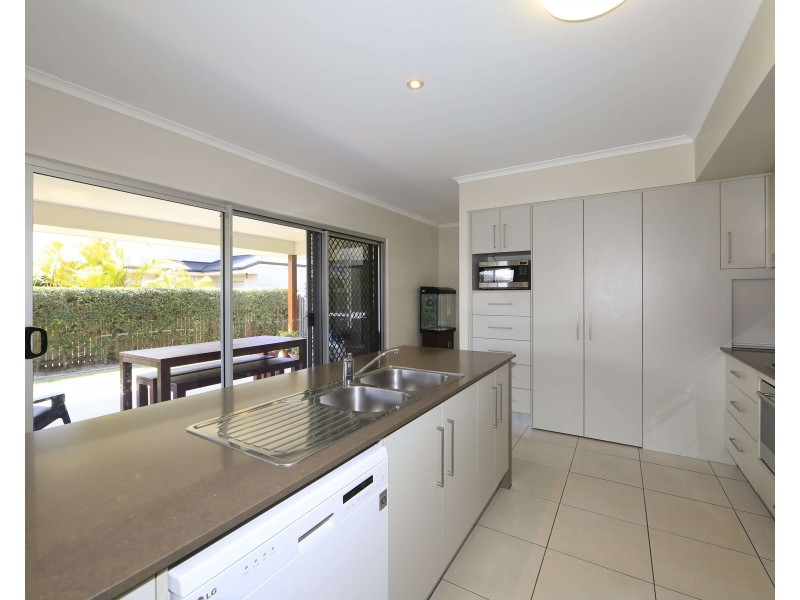 4 Andrew Close, Bargara QLD 4670