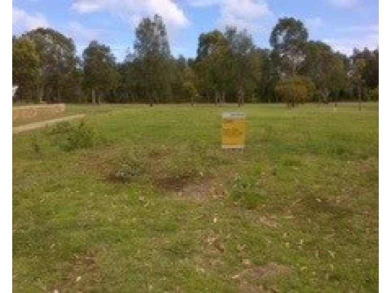 16 Betty Close, Coral Cove QLD 4670