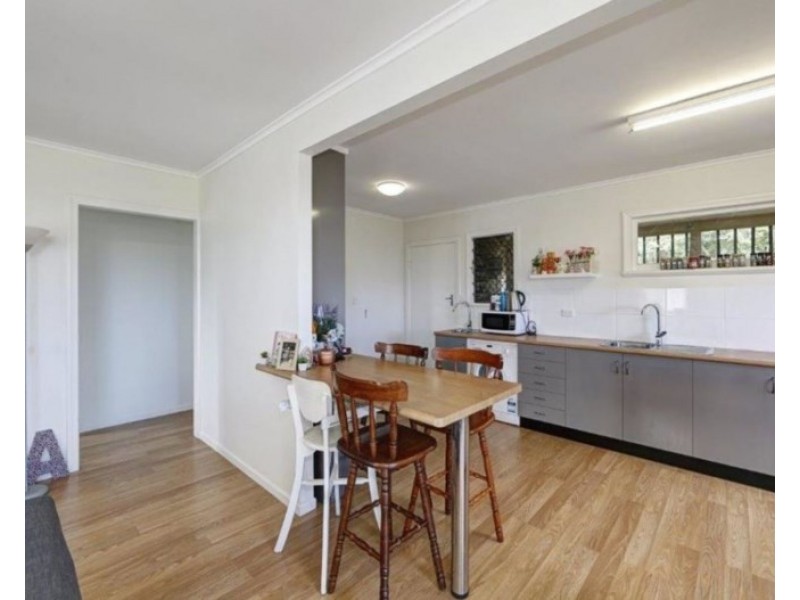 7 Walsh Street, Walkervale QLD 4670