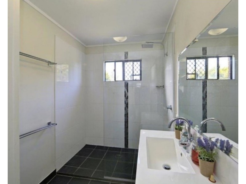 7 Walsh Street, Walkervale QLD 4670