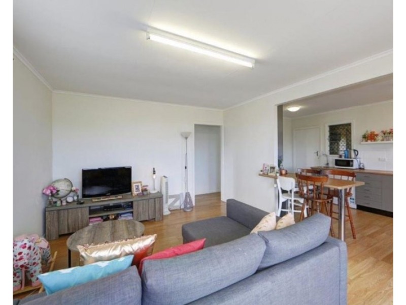 7 Walsh Street, Walkervale QLD 4670