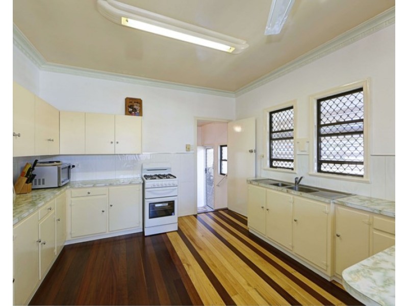 15 McKewen Street, Svensson Heights QLD 4670