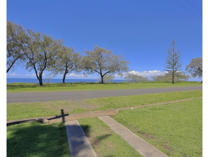 30 Esplanade, Elliott Heads QLD 4670