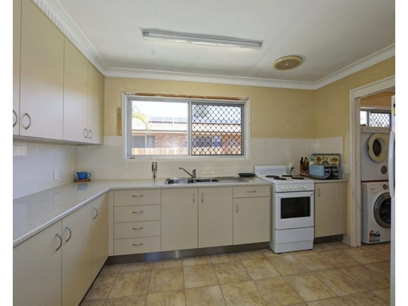 30 Esplanade, Elliott Heads QLD 4670