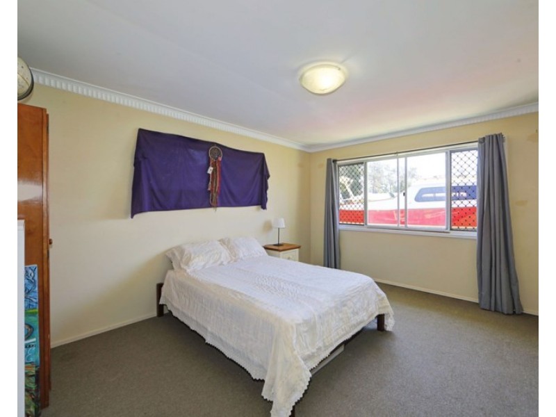 30 Esplanade, Elliott Heads QLD 4670