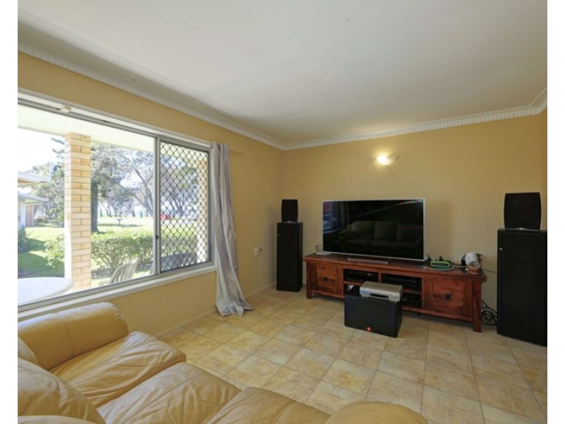 30 Esplanade, Elliott Heads QLD 4670