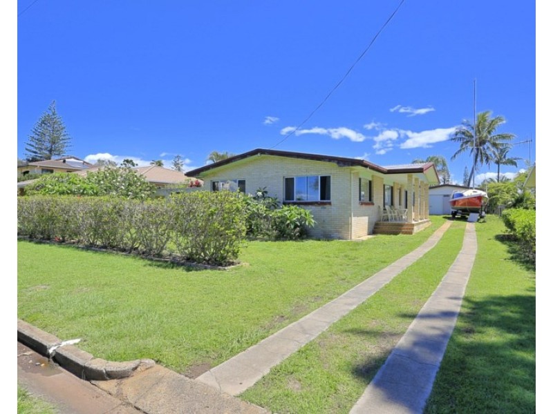 30 Esplanade, Elliott Heads QLD 4670