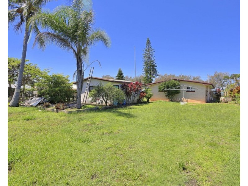 30 Esplanade, Elliott Heads QLD 4670