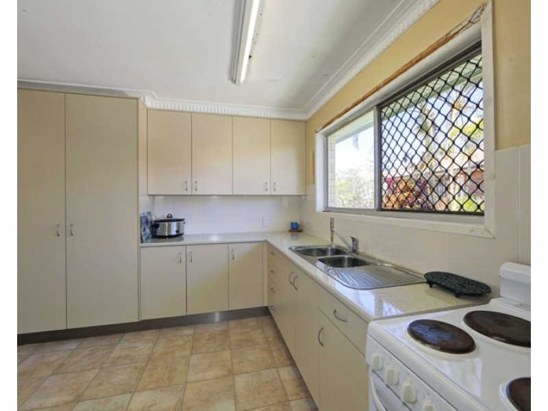 30 Esplanade, Elliott Heads QLD 4670