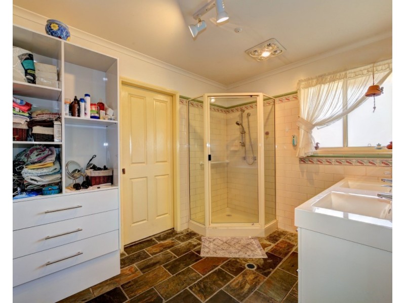 9 Cordelia Street, Avoca QLD 4670