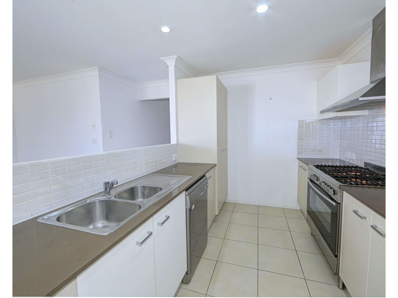 44 Sienna Boulevard, Ashfield QLD 4670
