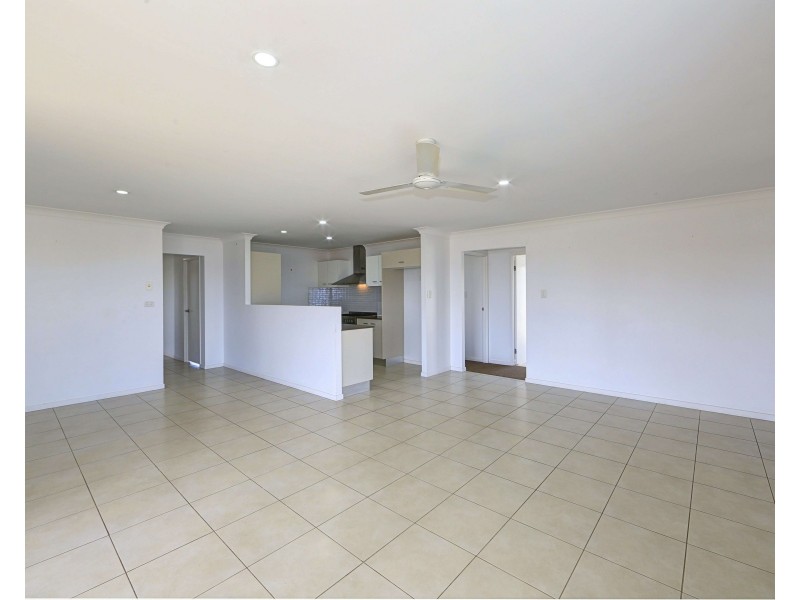 44 Sienna Boulevard, Ashfield QLD 4670