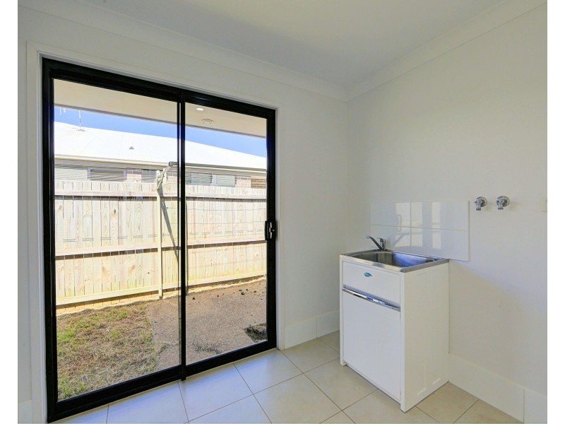 44 Sienna Boulevard, Ashfield QLD 4670