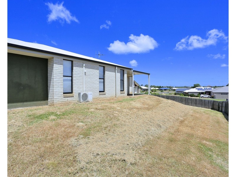 44 Sienna Boulevard, Ashfield QLD 4670