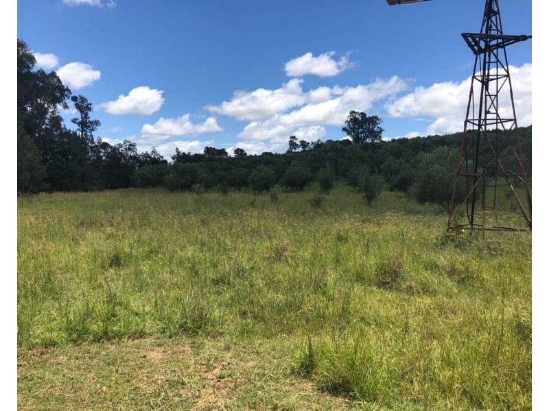 5 School Lane, Mount Perry QLD 4671