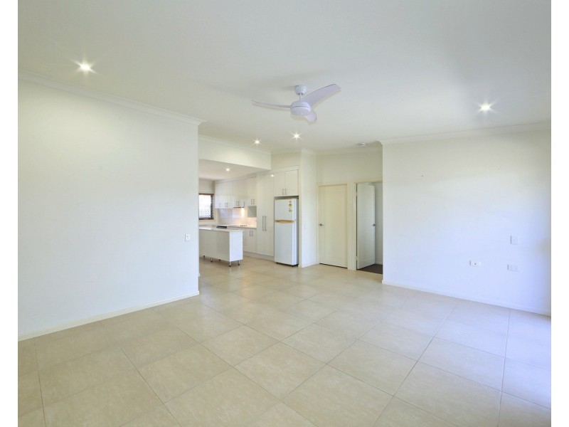 2/12 Tanner Street, Bargara QLD 4670