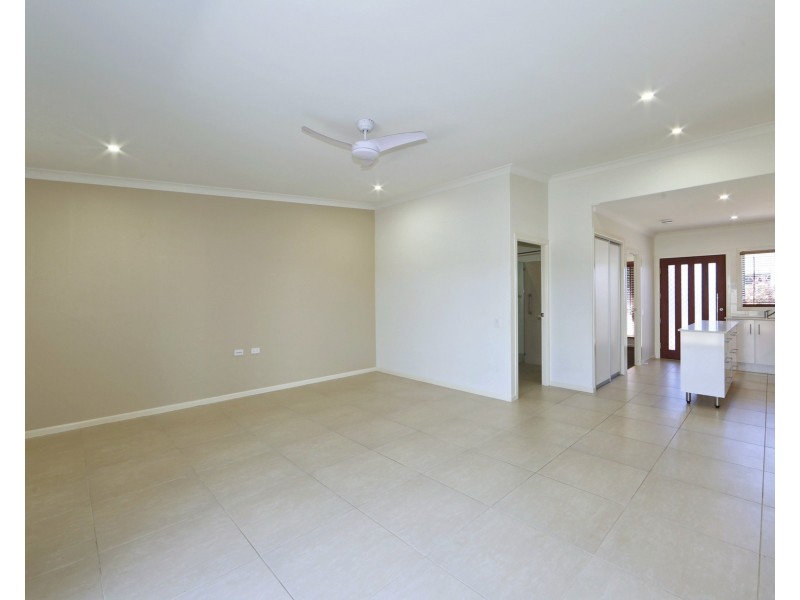 2/12 Tanner Street, Bargara QLD 4670