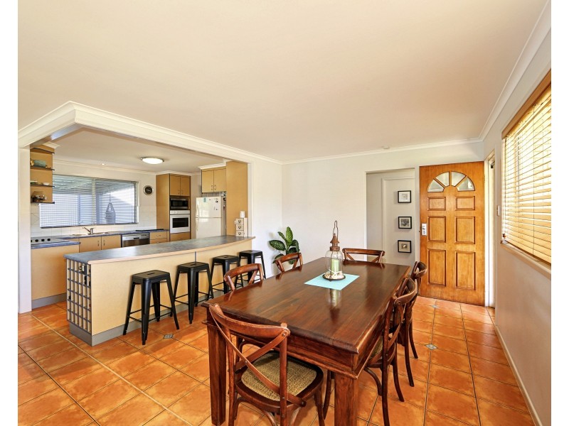 8 McGill Crescent, Avenell Heights QLD 4670