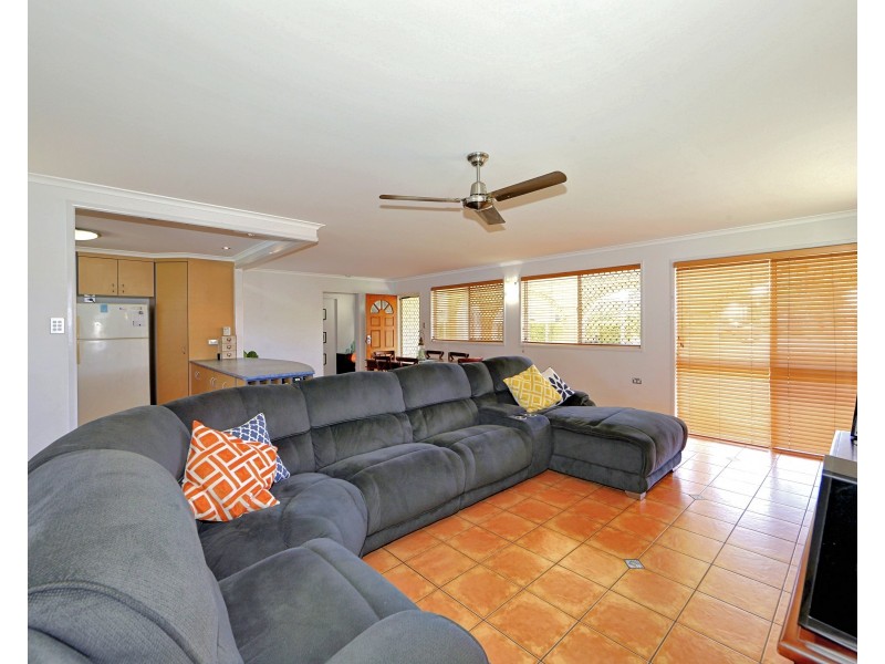 8 McGill Crescent, Avenell Heights QLD 4670