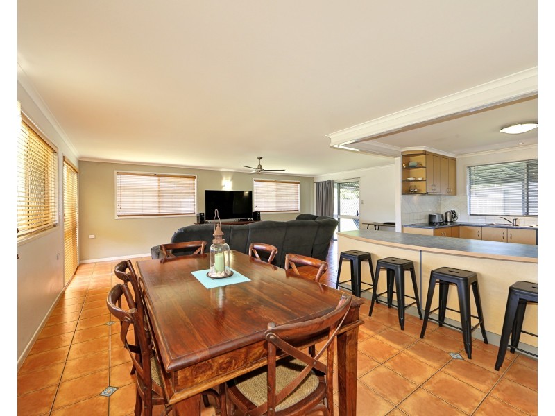 8 McGill Crescent, Avenell Heights QLD 4670